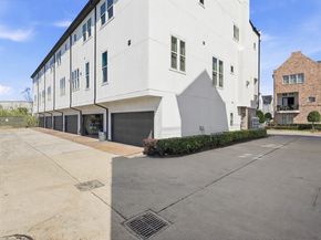 2027 Fannin Station, Houston TX 77045
