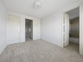 2027 Fannin Station, Houston TX 77045
