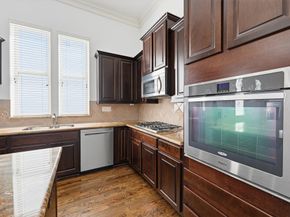 2027 Fannin Station, Houston TX 77045