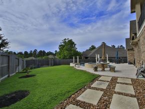 2146 Graystone Hills Drive, Conroe TX 77304