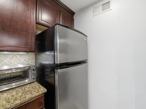 7575 Katy Fwy 89, Houston TX 77024