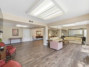 7575 Katy Fwy 89, Houston TX 77024