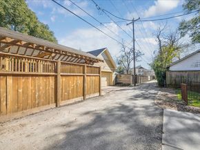 1213 Ashland Street, Houston TX 77008