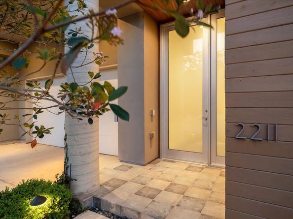 2211 Avalon Place, Houston TX 77019