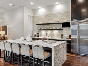 2211 Avalon Place, Houston TX 77019