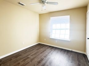 6623 Gulf Freeway, Houston TX 77087