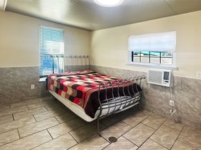 6623 Gulf Freeway, Houston TX 77087