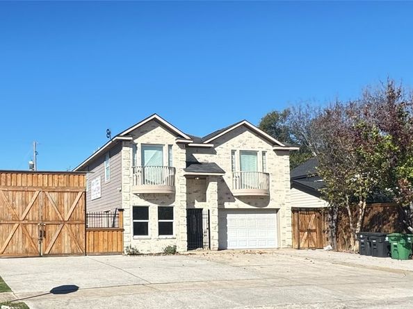 6623 Gulf Freeway, Houston TX 77087