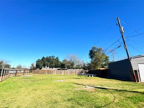 6623 Gulf Freeway, Houston TX 77087