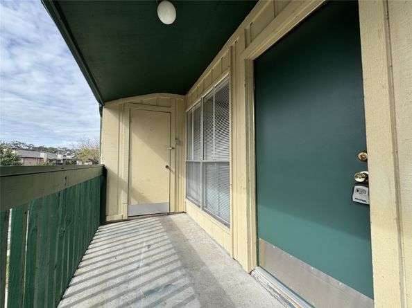 1516 Bay Area Boulevard Q8, Houston TX 77058