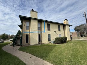 1516 Bay Area Boulevard Q8, Houston TX 77058