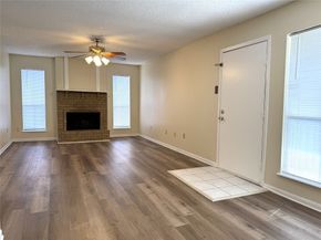 1516 Bay Area Boulevard Q8, Houston TX 77058