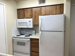 1516 Bay Area Boulevard Q8, Houston TX 77058