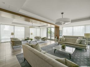 2047 Westcreek Lane 302, Houston TX 77027
