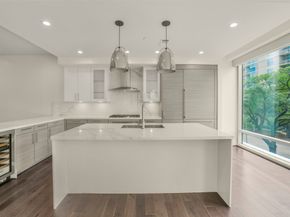 2047 Westcreek Lane 302, Houston TX 77027