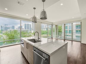 2047 Westcreek Lane 302, Houston TX 77027