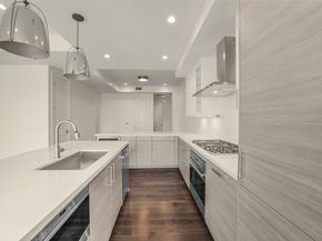 2047 Westcreek Lane 302, Houston TX 77027