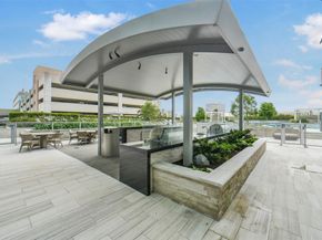 2047 Westcreek Lane 302, Houston TX 77027