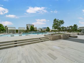 2047 Westcreek Lane 302, Houston TX 77027