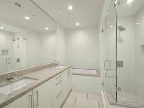 2047 Westcreek Lane 302, Houston TX 77027