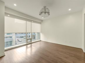 2047 Westcreek Lane 302, Houston TX 77027