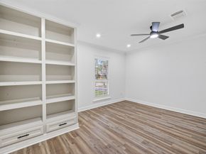 7615 Braesdale Lane, Houston TX 77071