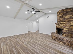 7615 Braesdale Lane, Houston TX 77071