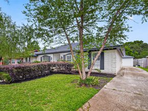 7615 Braesdale Lane, Houston TX 77071