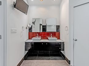 2025 Colquitt Street E, Houston TX 77098