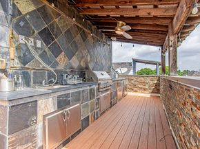 2025 Colquitt Street E, Houston TX 77098