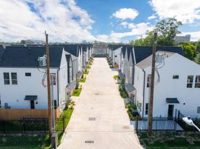 8906 Sunshine Laverne Lane, Houston TX 77080