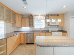 519 E Hillary Circle, Sugar Land TX 77498