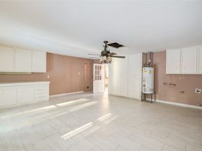 902 Ashford Parkway Parkway, Houston TX 77077