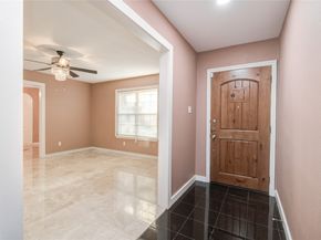 902 Ashford Parkway Parkway, Houston TX 77077
