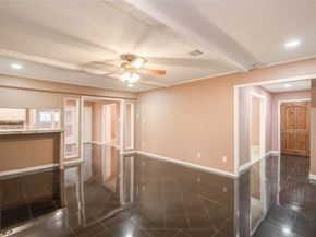 902 Ashford Parkway Parkway, Houston TX 77077