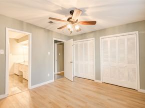 902 Ashford Parkway Parkway, Houston TX 77077