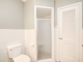 902 Ashford Parkway Parkway, Houston TX 77077