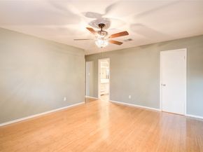 902 Ashford Parkway Parkway, Houston TX 77077