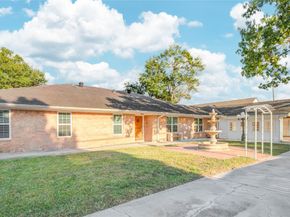902 Ashford Parkway Parkway, Houston TX 77077
