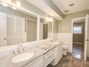 902 Ashford Parkway Parkway, Houston TX 77077