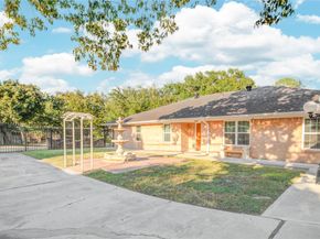 902 Ashford Parkway Parkway, Houston TX 77077