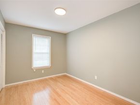 902 Ashford Parkway Parkway, Houston TX 77077