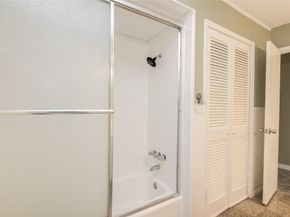 902 Ashford Parkway Parkway, Houston TX 77077