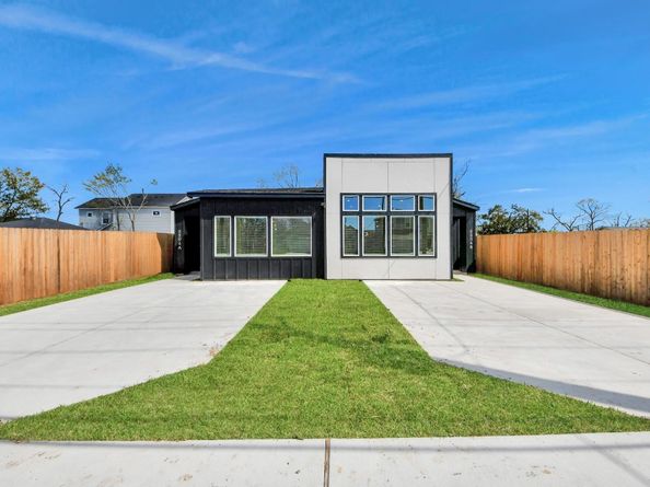 5506 BACHER ST Street A/B, Houston TX 77028