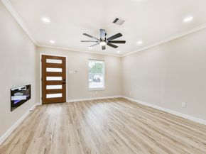 5527 Lakefield Drive, Houston TX 77033