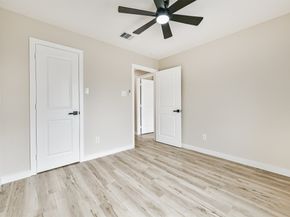 5527 Lakefield Drive, Houston TX 77033