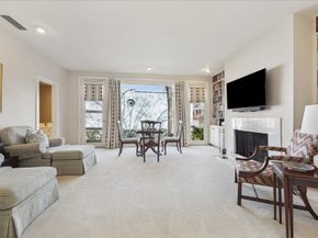 10 S Briar Hollow Lane 50, Houston TX 77027