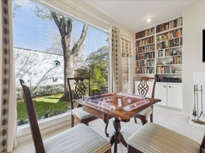 10 S Briar Hollow Lane 50, Houston TX 77027