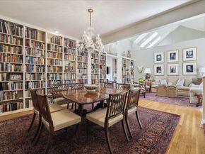 10 S Briar Hollow Lane 50, Houston TX 77027