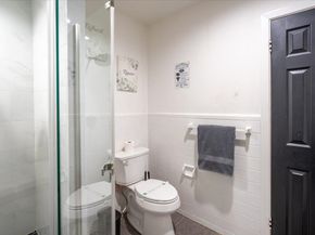 7916 Glenview Drive, Houston TX 77061